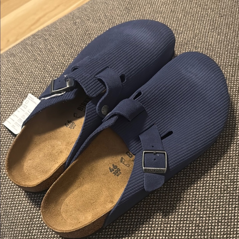 Birkenstock Suede Embossed Boston
